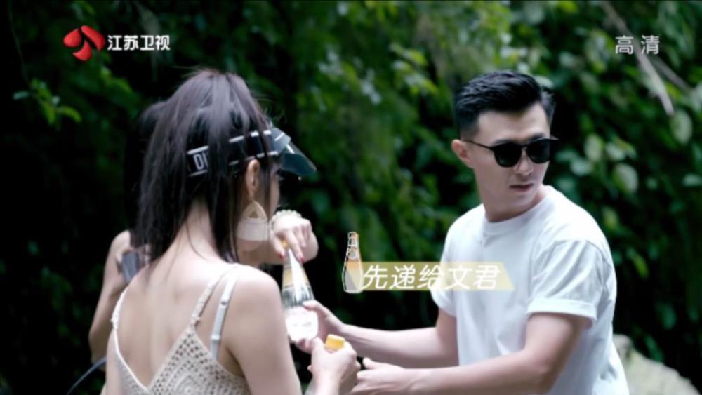 救援跳绳女孩