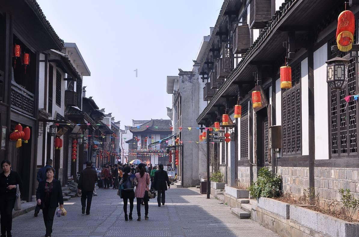 一个已婚男人挺帅也有钱，他为什么一次次找我，我也已婚了，只是一个普通女人？游戏画面